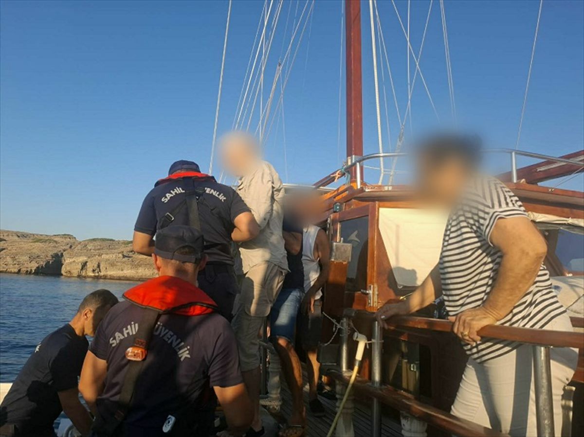 Bodrum açıklarında yatta yaralanan kişinin tıbbi tahliyesi gerçekleştirildi
