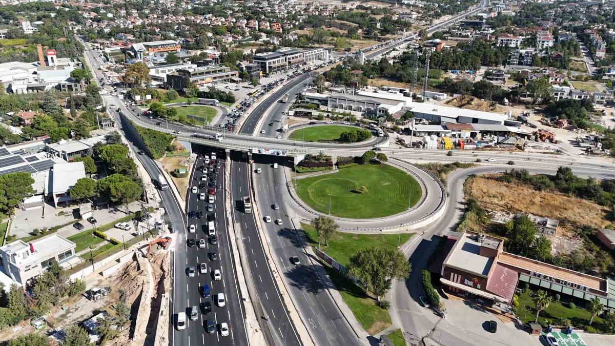 Bursa’da Mudanya Yolu’ndaki yeni köprü trafiğe açıldı: Trafik akışı yeniden düzenlendi