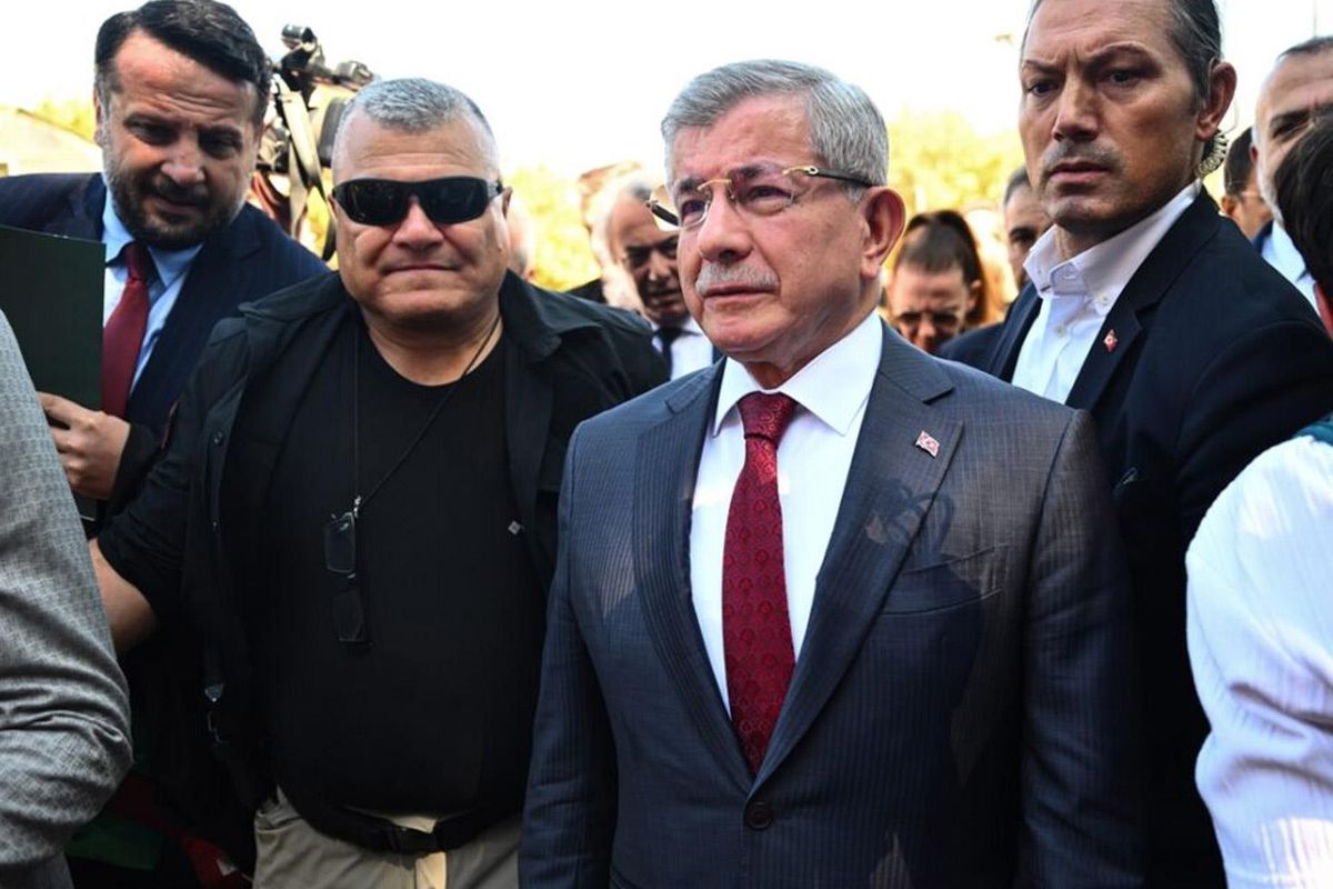 Davutoğlu, oğlunun nikahına Cumhurbaşkanı Erdoğan’ı da davet etti