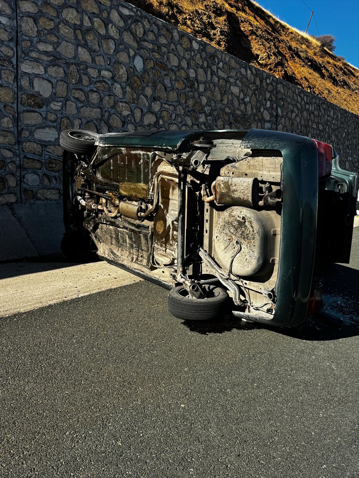 Elazığ'da devrilen otomobildeki 7 kişi yaralandı