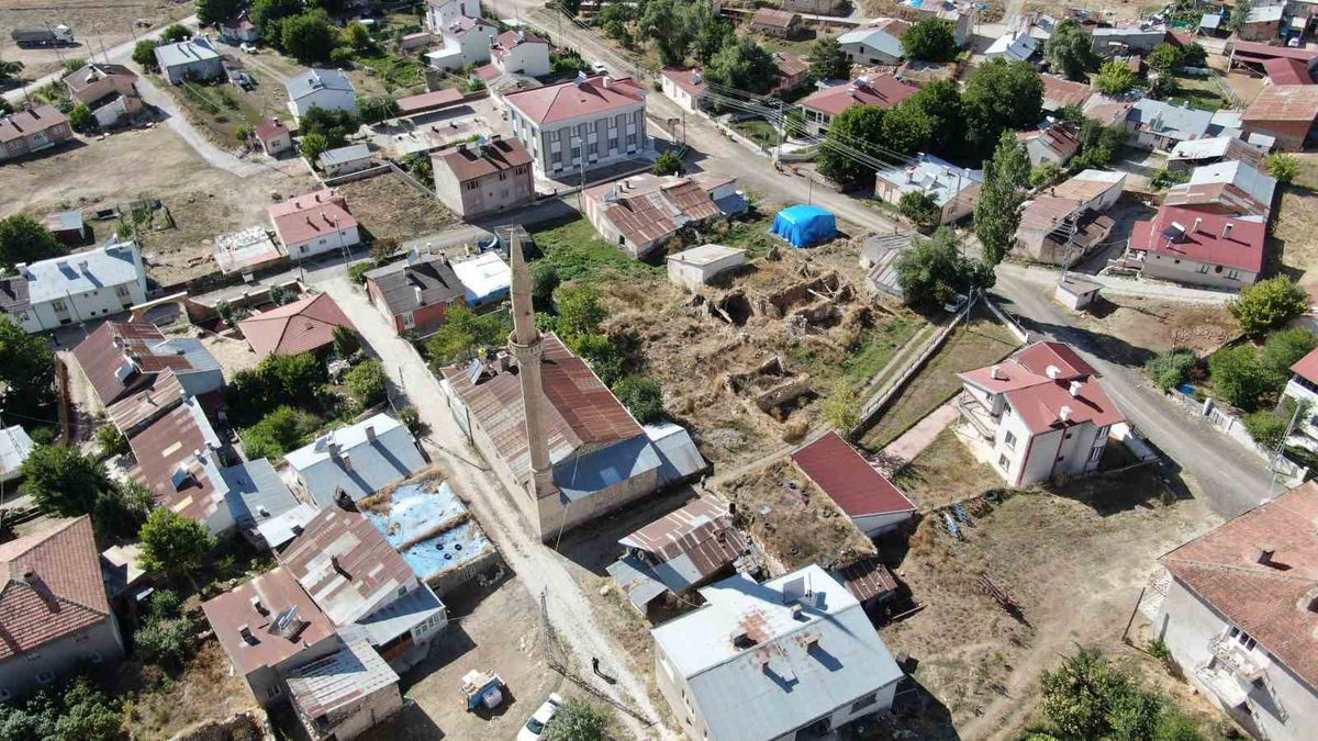 Eski kilise 42 yıldır cami olarak hizmet veriyor