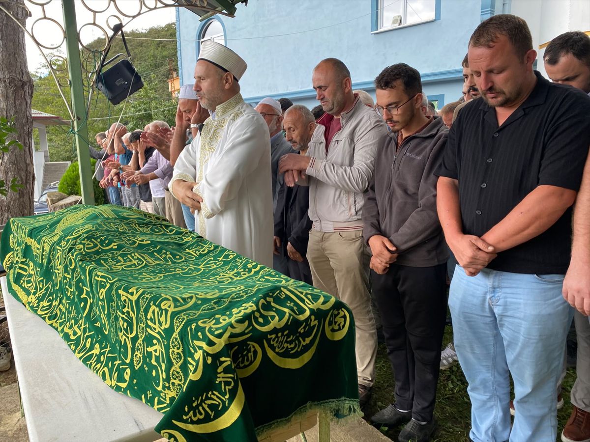 Giresun'da trafik kazasında hayatını kaybeden imamın cenazesi defnedildi