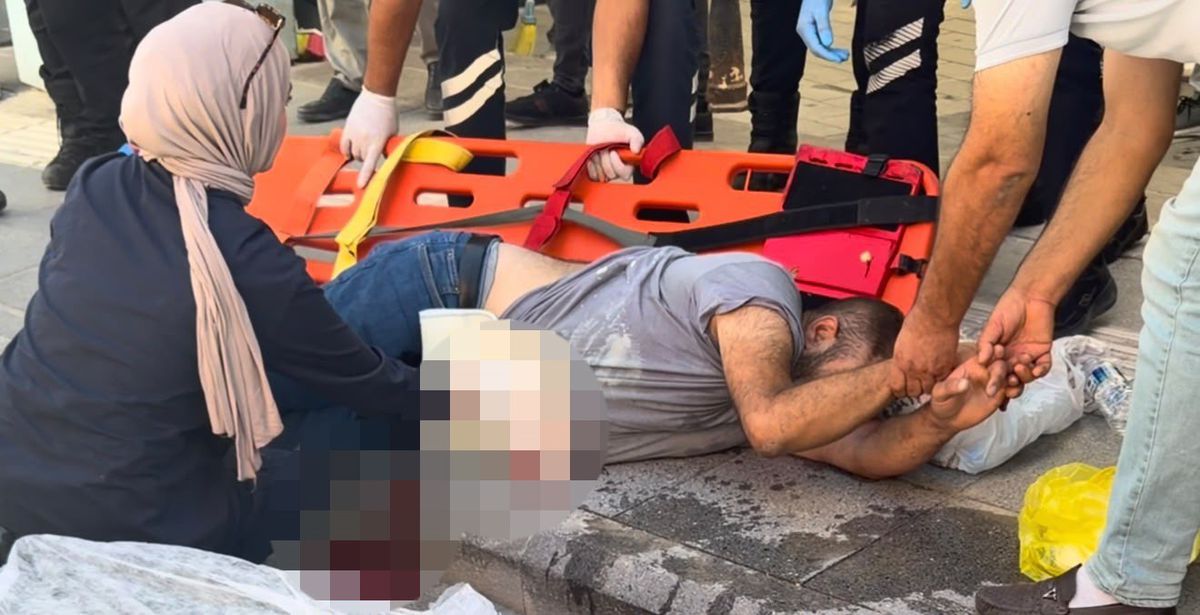 Hırdavatçıdan aldığı bıçakla kendini yaraladı