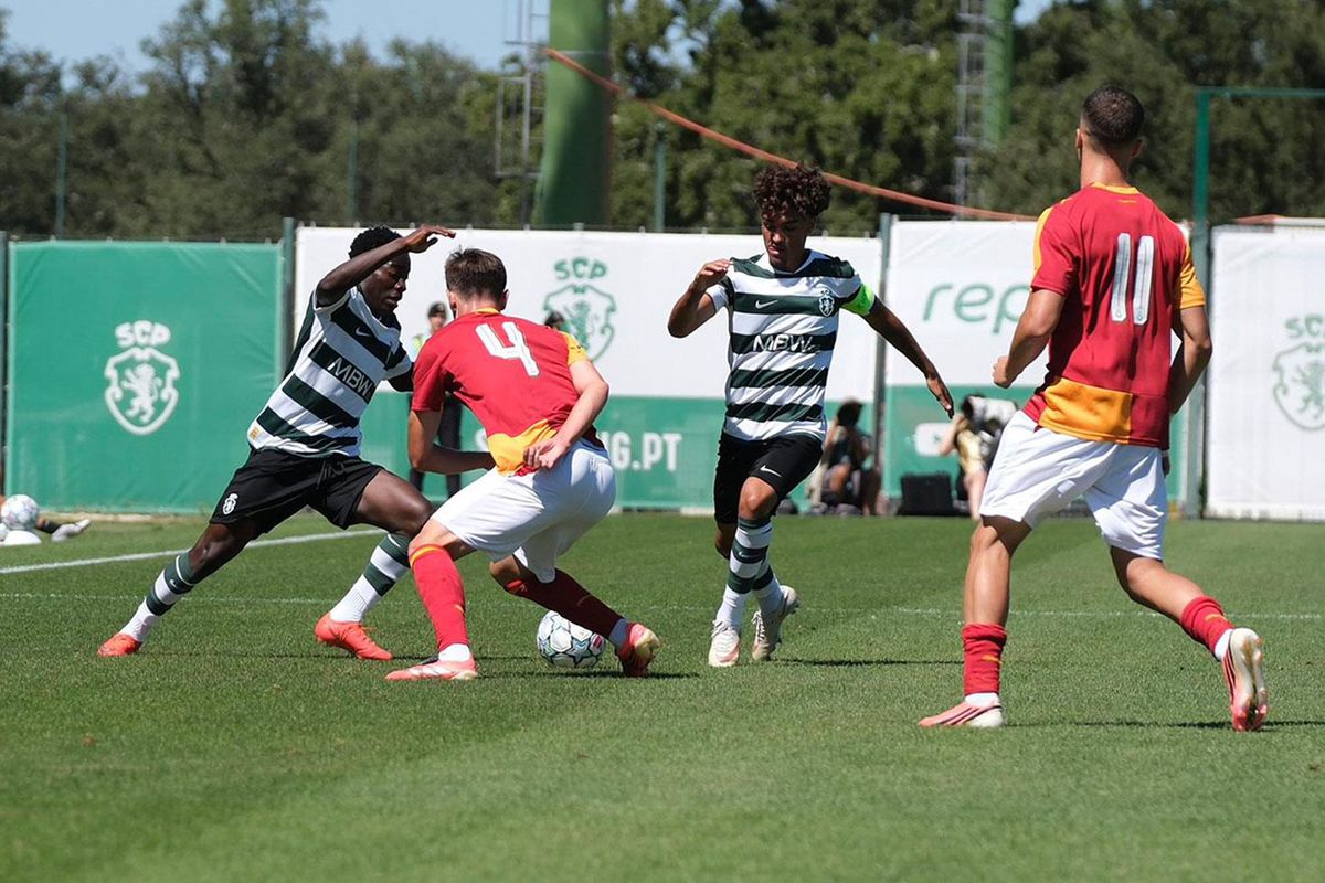 İki farklı önde olan Galatasaray, Sporting'e karşı uzatmalarda kabusu yaşadı