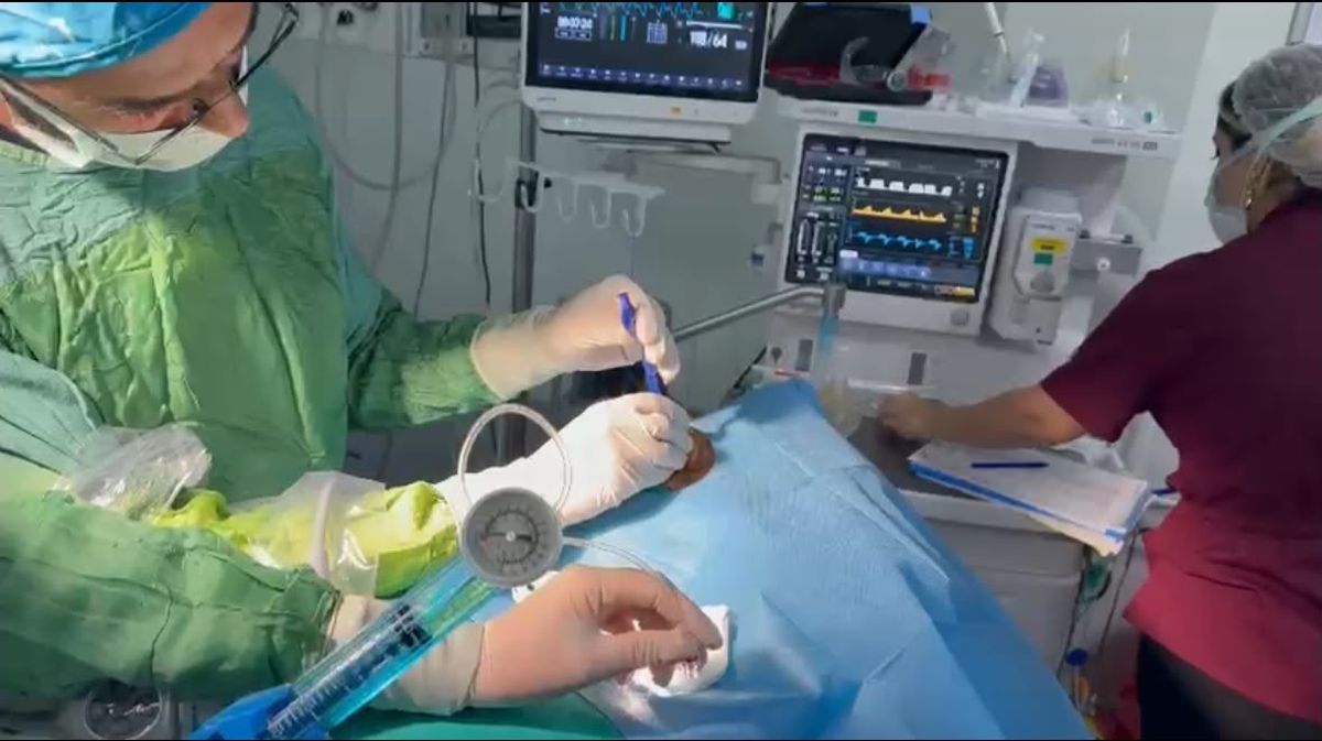 İzmir’den Siirt’e östaki tuboplasti ameliyatı için geldi