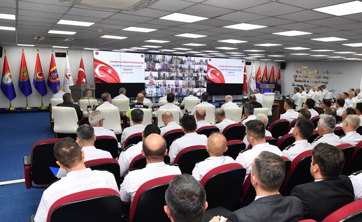 Jandarma Genel Komutanı Orgeneral Çardakcı il jandarma komutanlarıyla videokonferansla görüştü