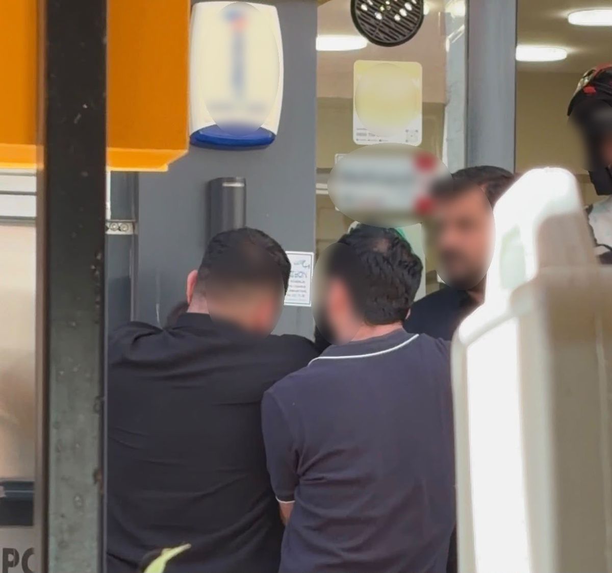 Kırklareli’nde bir şahsın babasını darbettiği anlar kameraya yansıdı