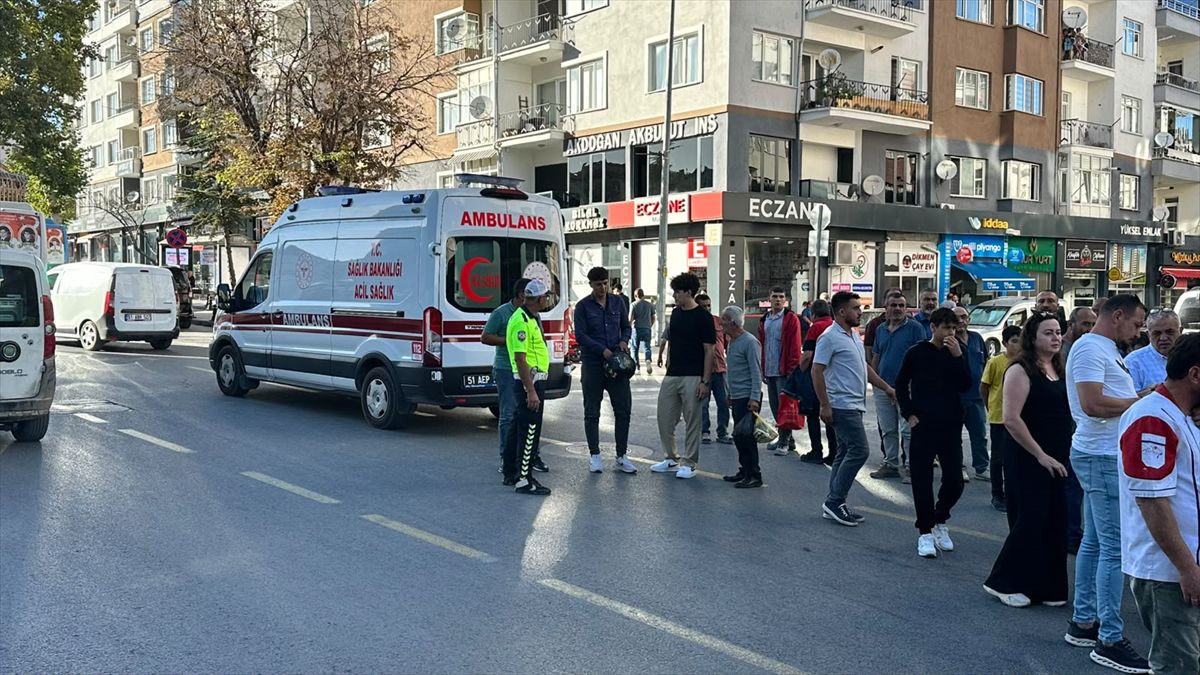 Niğde'de otomobilin çarptığı yaya yaralandı