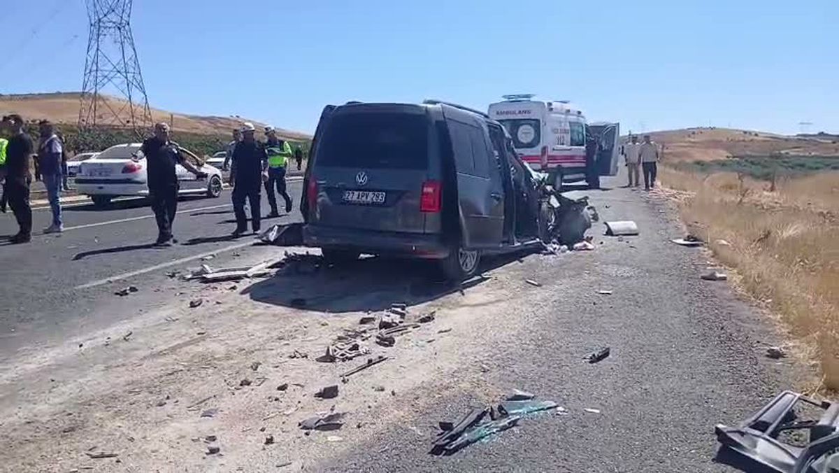 Şanlıurfa’da taziyeden dönen aile kaza yaptı: 4 ölü