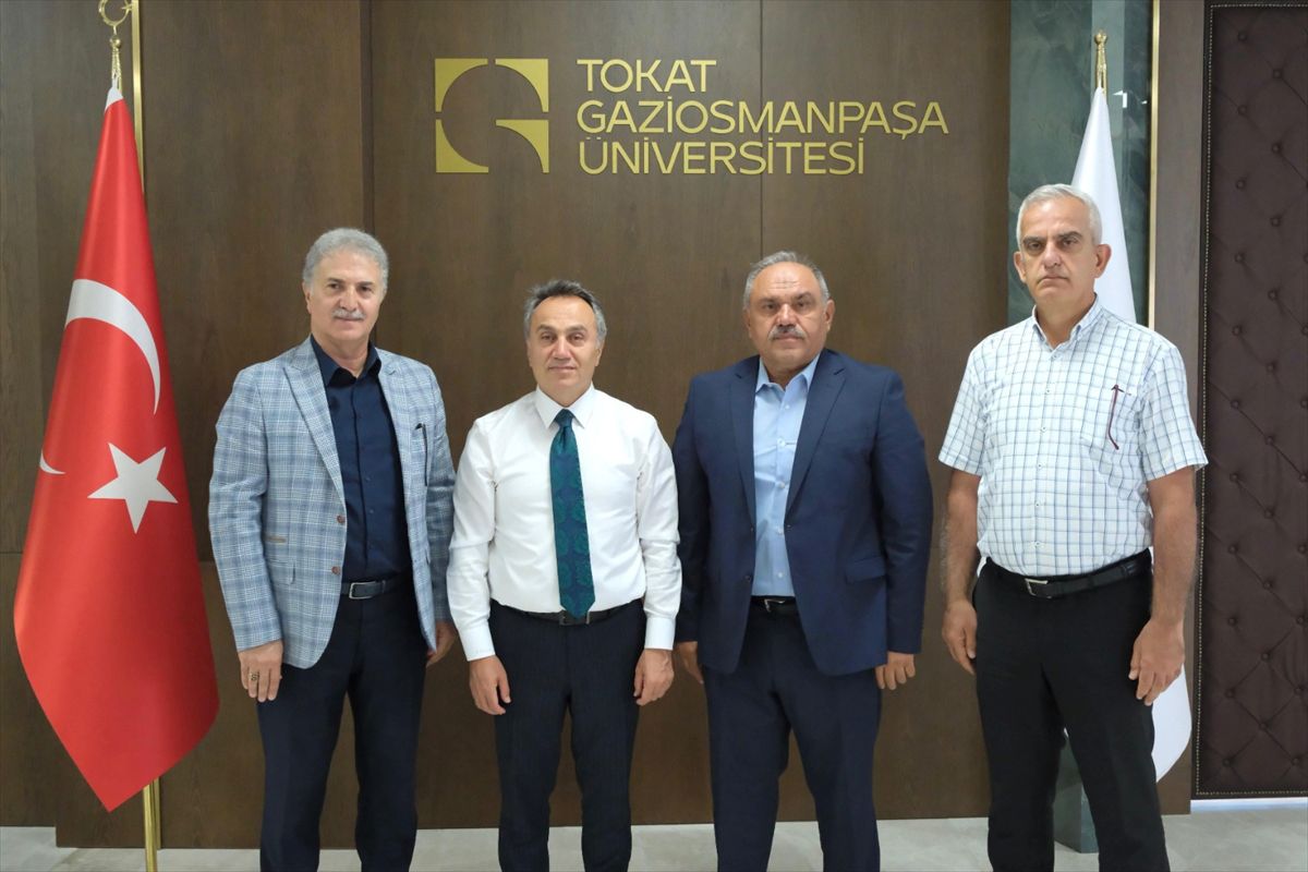 Tokat esnaf temsilcilerinden TOGÜ Rektörü Yılmaz'a ziyaret
