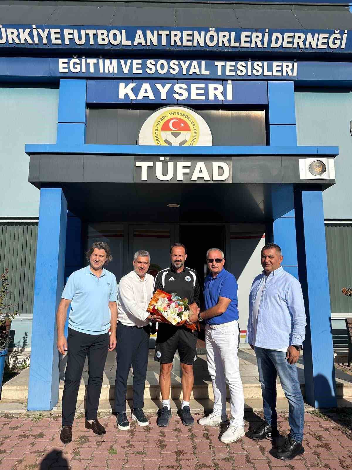 TÜFAD Kayseri Şubesi’nden Adem Çak’a ‘hoşgeldin’ çiçeği