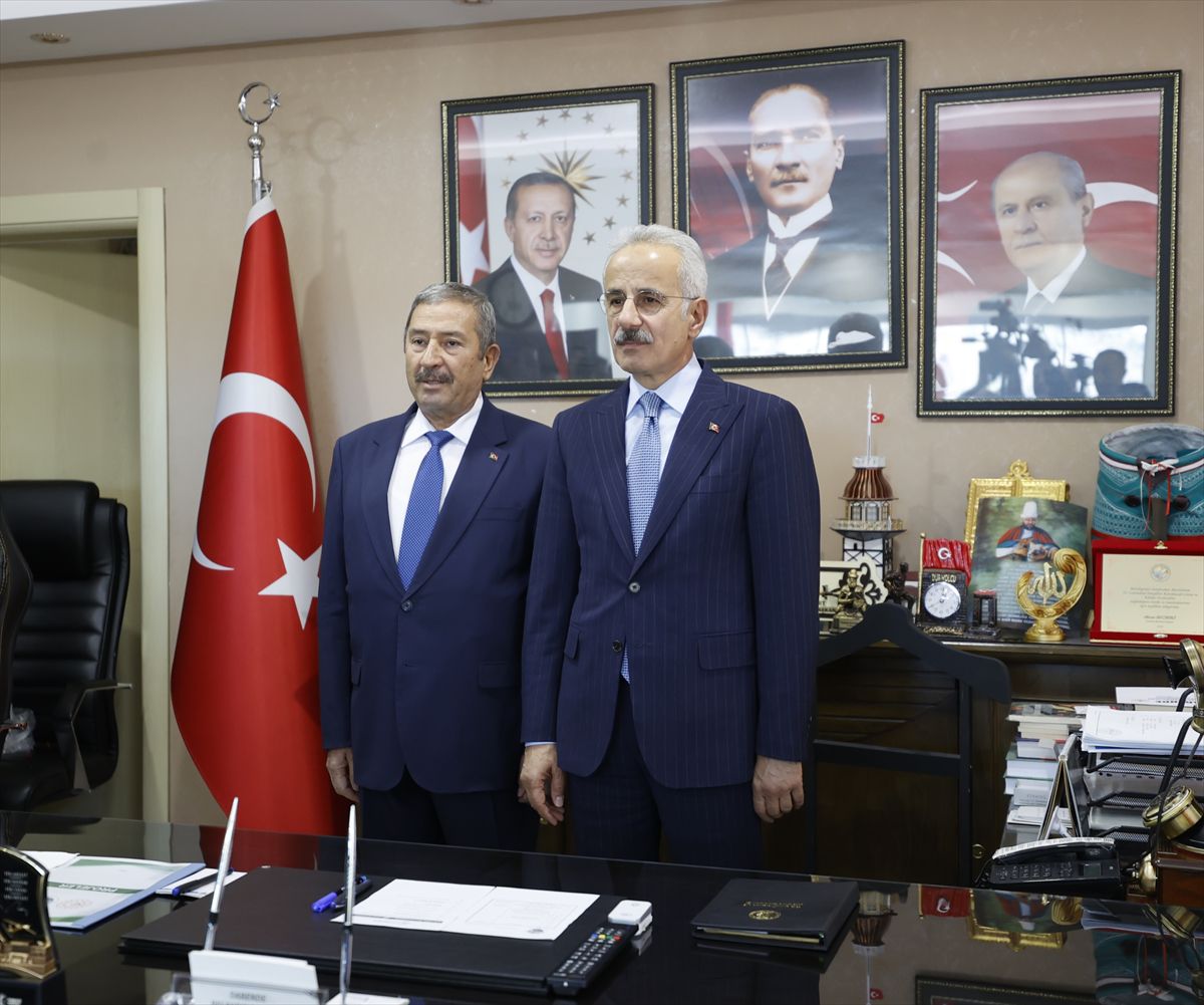 Ulaştırma ve Altyapı Bakanı Uraloğlu, Darende Belediyesini ziyaret etti