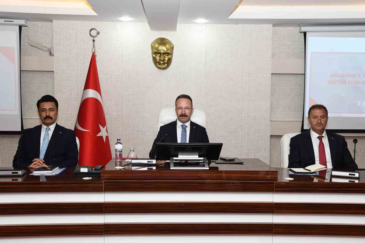 Vali Yamlı Başkanlığında, Eğitim kurumu müdürleri toplantısı düzenlendi