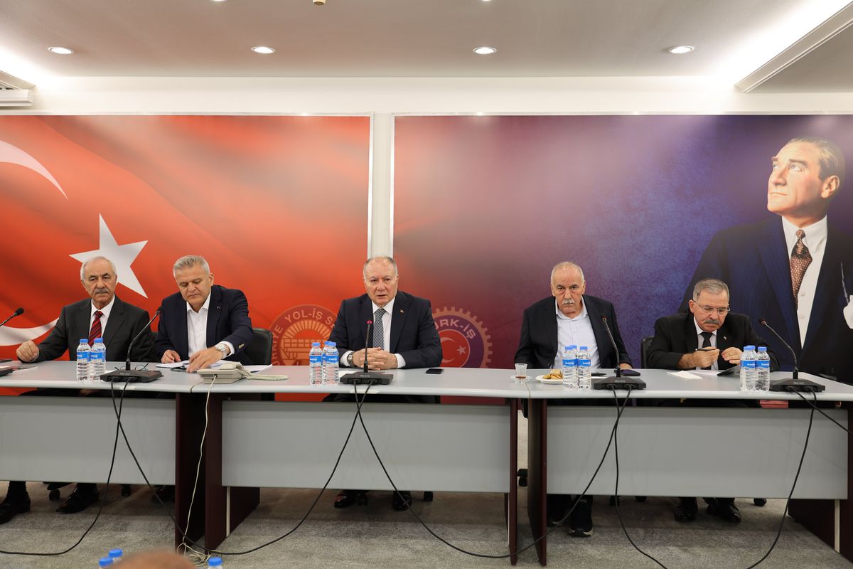 YOL-İŞ'ten otoyol ve köprülerin özelleştirilmesi kararına tepki: Vatandaş yolun müşterisi değil kamu hizmetinin sahibidir