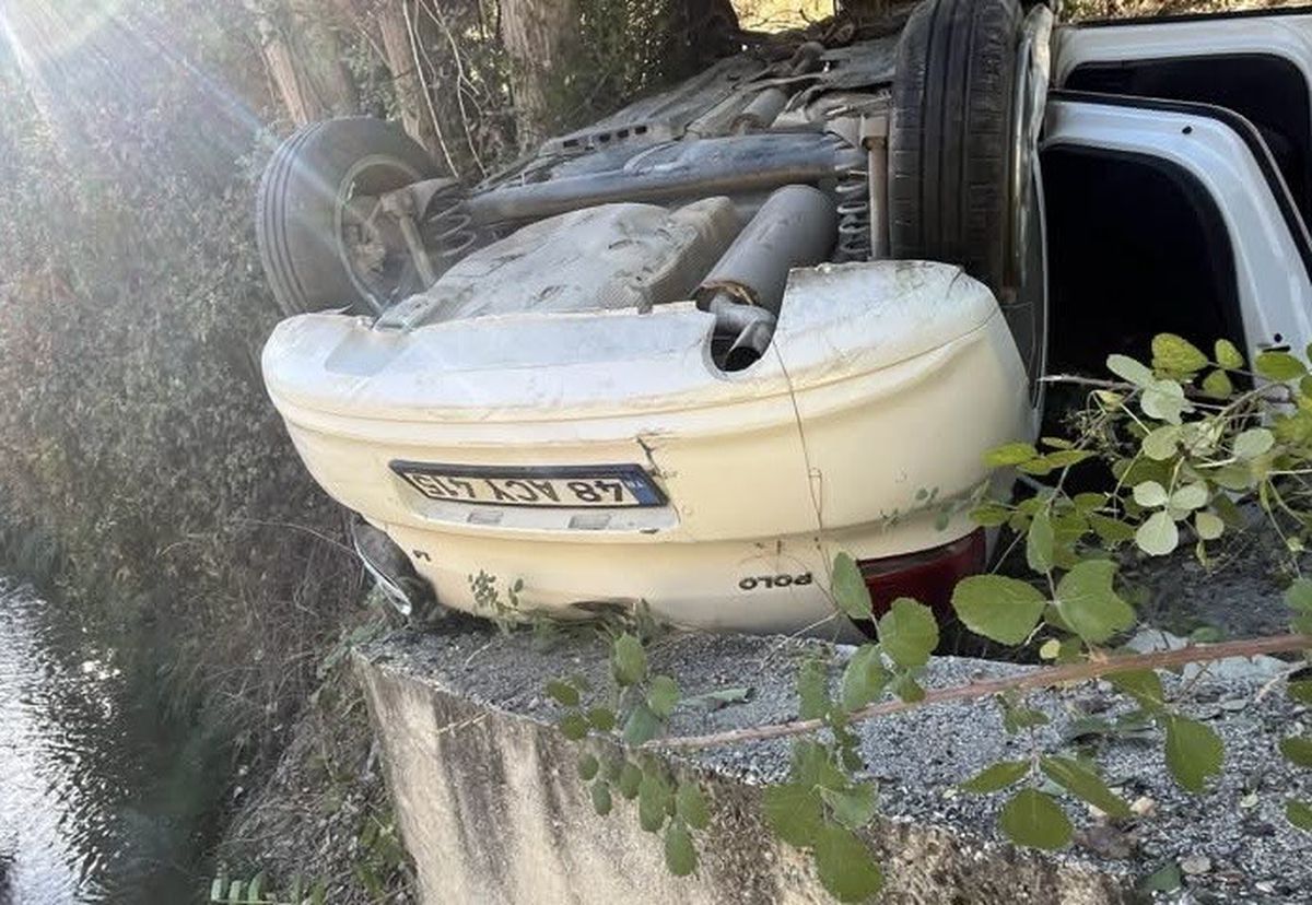 Burdur’da otomobil dereye yuvarlandı: 1 yaralı