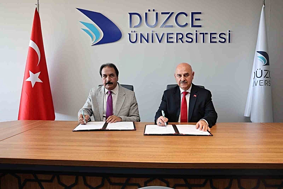 Düzce Üniversitesi ile City University arasında akademik iş birliği