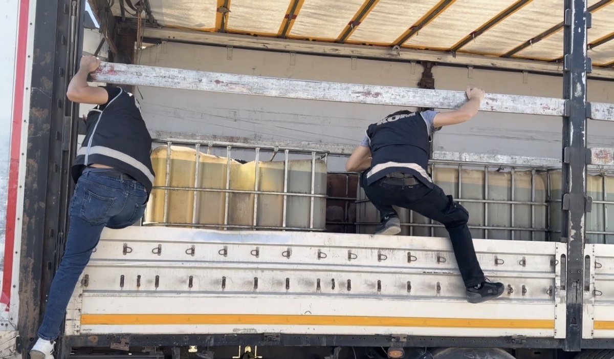 Iğdır’da 9 bin litre kaçak akaryakıt ele geçirildi