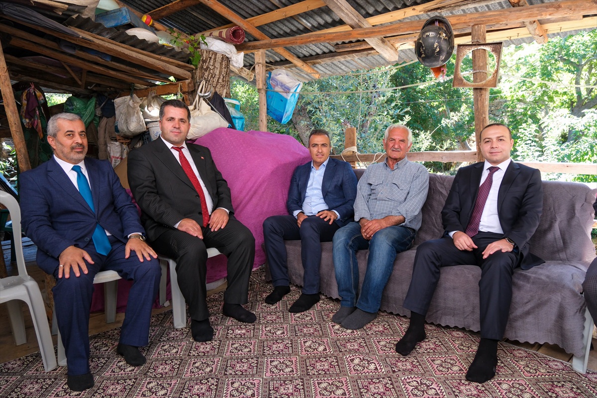 Karaman Valisi Çiçek Sarıveliler ilçesini ziyaret etti