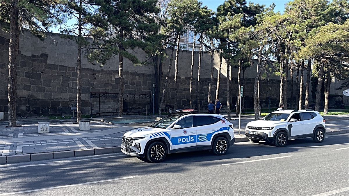 Kayseri'de arkadaşlar arasındaki kavgada 1 kişi bıçakla yaralandı