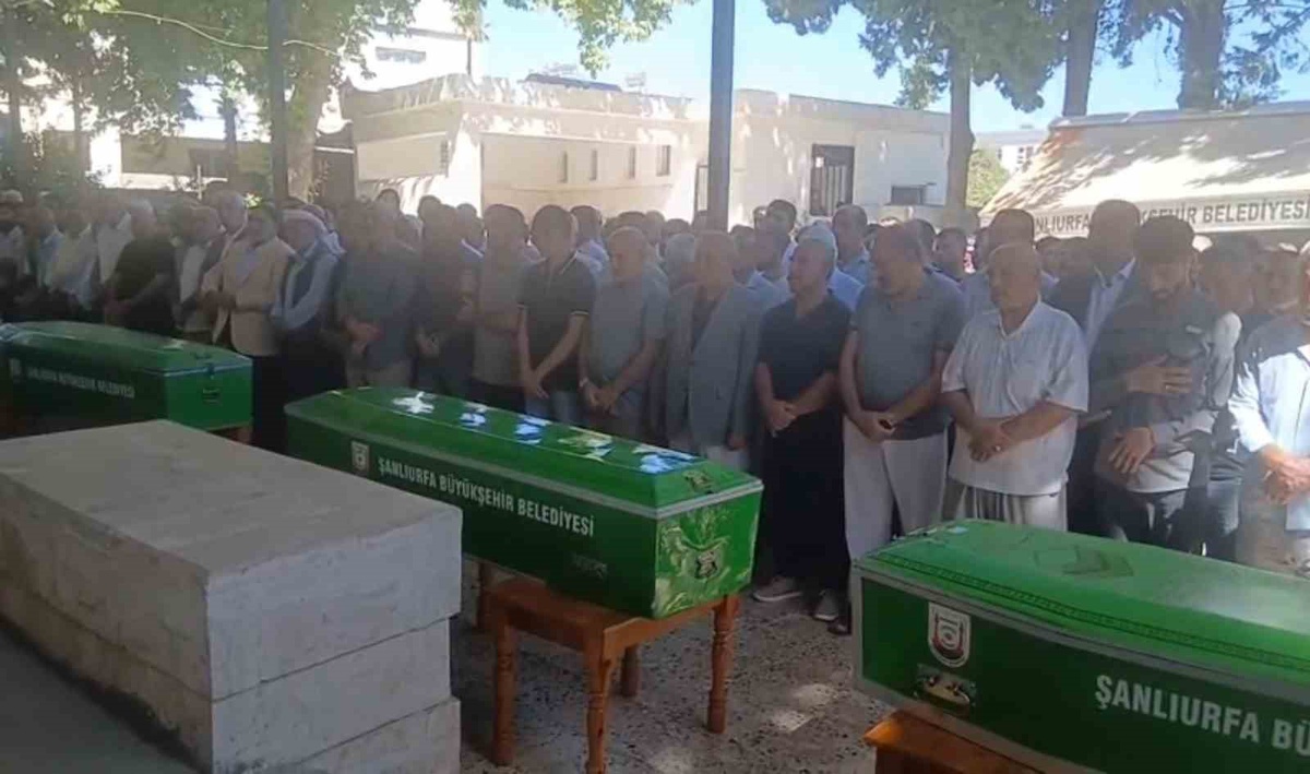 Kazada ölen aynı aileden 4 kişi defnedildi
