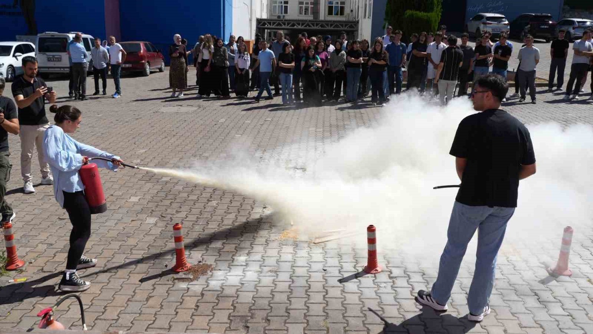 KBÜ Tıp Fakültesinde deprem ve yangın tatbikatı