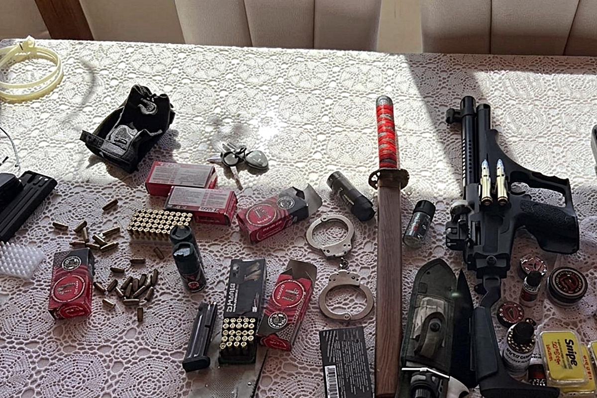 Ev sahibi çifti öldüren kiracının evinden çok sayıda silah çıktı