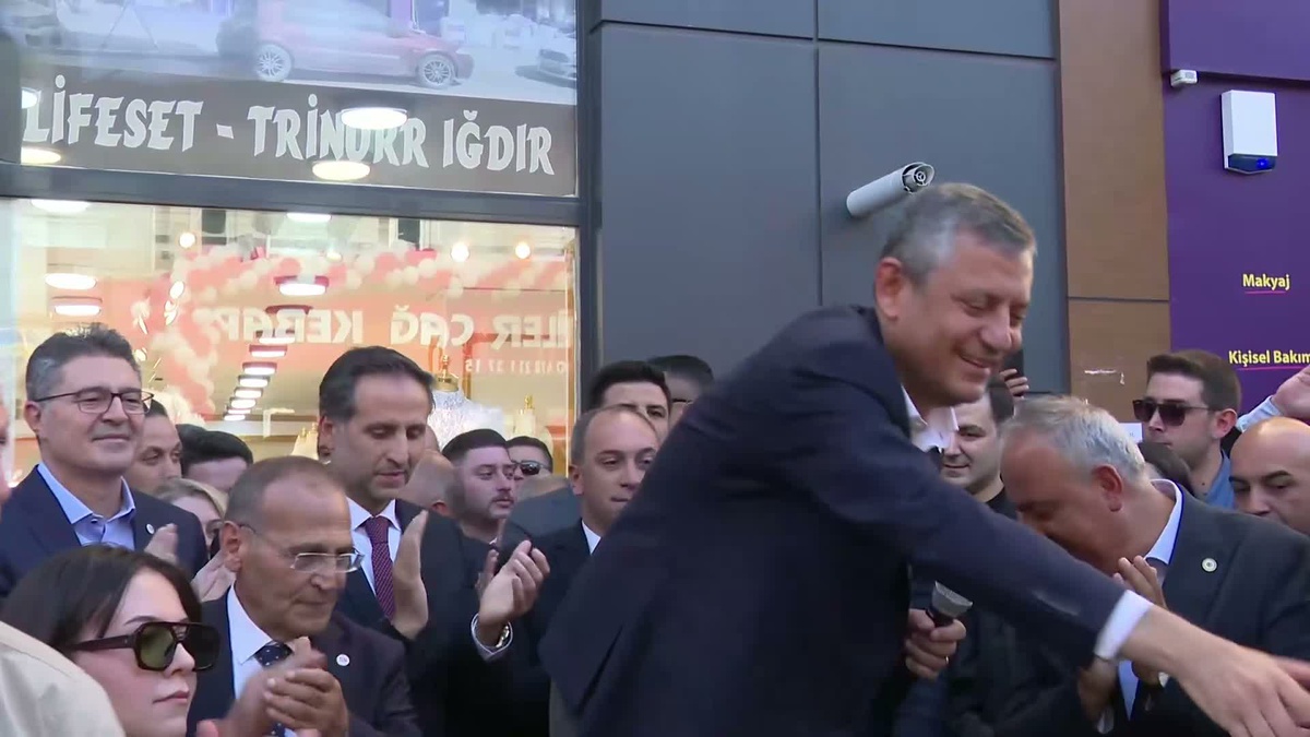 Özgür Özel Ardahan'da... Özel: 'AK Parti'nin kara düzeninin garantileri bitecek, milletin geçim garantisi dönemi YENİ Parti'nin iktidarında gelecek'