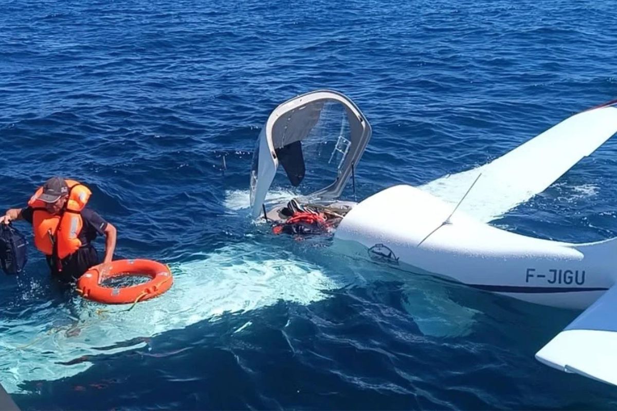 Rize açıklarında denize acil iniş yapan uçaktaki 2 kişi taburcu oldu