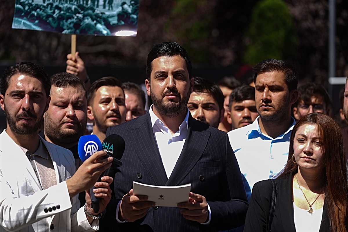 AK Parti Ankara İl Gençlik Kollarından Ulucanlar Cezaevi Müzesi önünde 12 Eylül açıklaması: