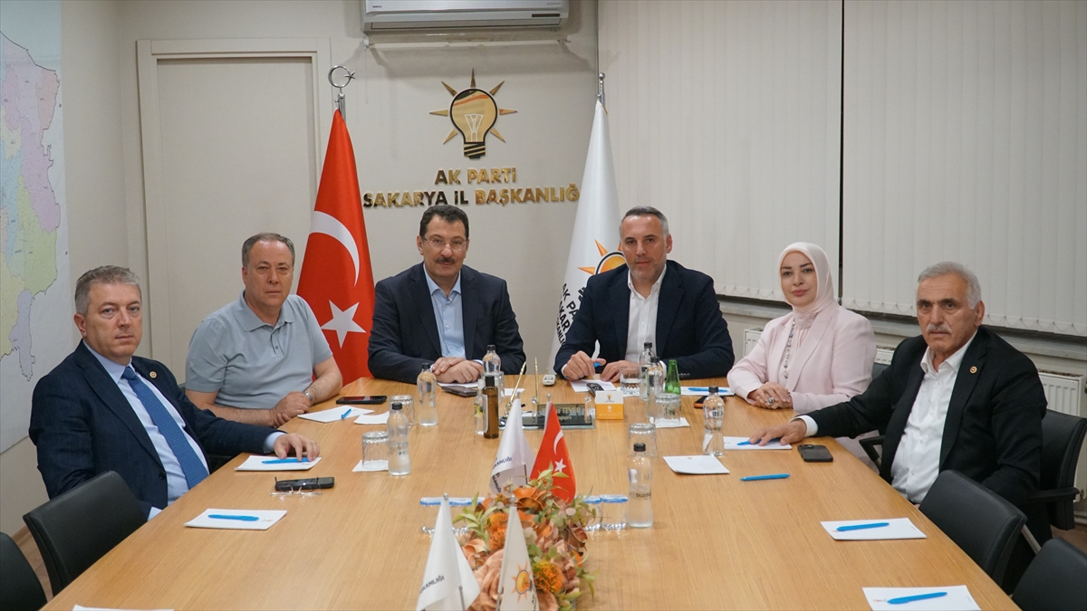 AK Parti Sakarya'da 'İl Koordinasyon ve İstişare Toplantısı' düzenlendi