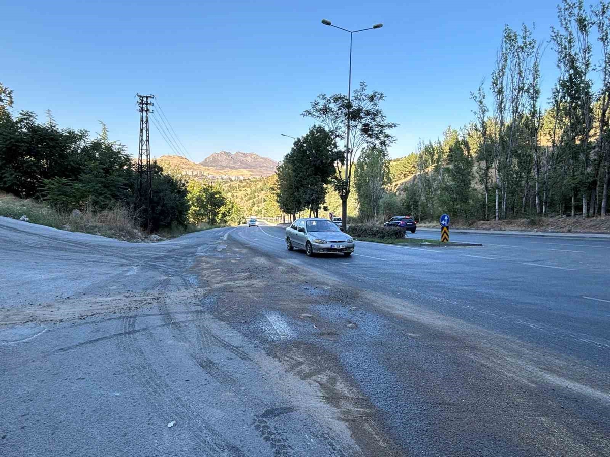 Ankara’da beton mikseri otomobille çarpıştı: 1’i ağır 5 yaralı