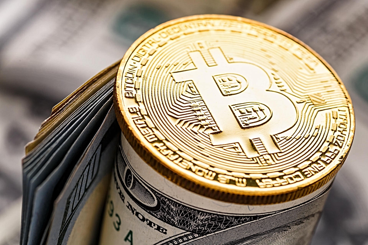 Bitcoin üç güçlü verinin baskısı altında