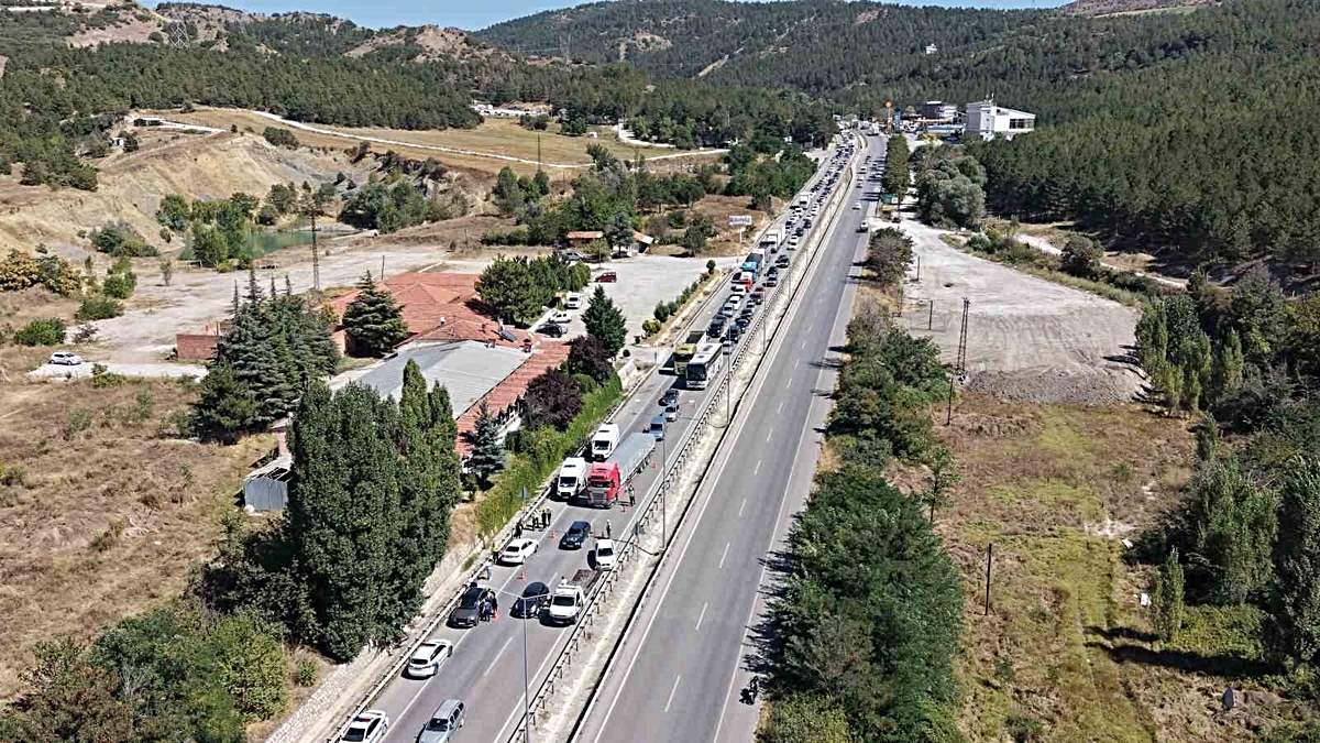 Çorum’da 3 araçlı zincirleme kaza: 5 yaralı