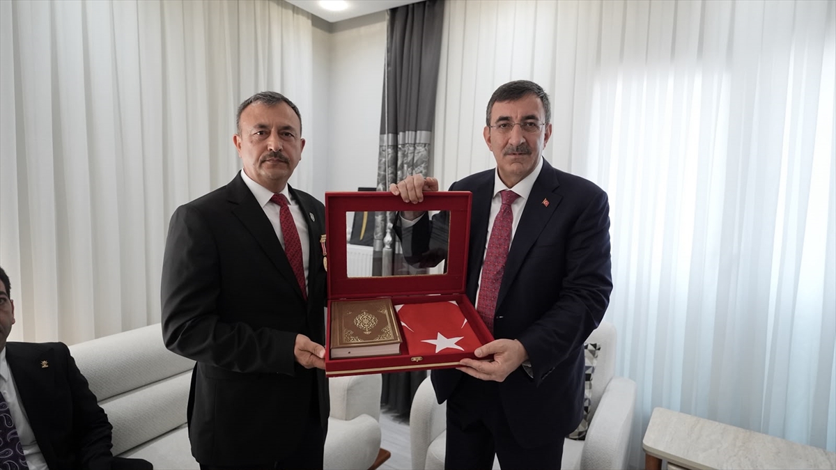 Cumhurbaşkanı Yardımcısı Yılmaz, Osmaniye'de ziyaretlerde bulundu