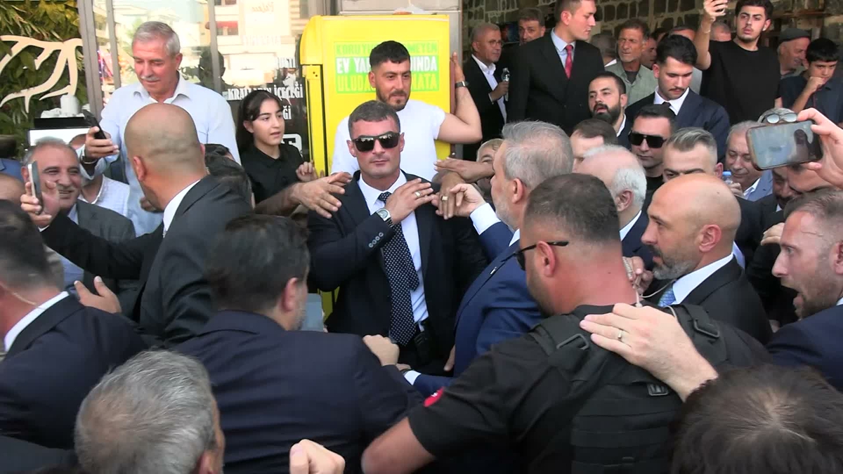 Diyarbakır’daki STK’lar, Hakan Fidan’ın ziyaretini değerlendirdi: “Yoğun ilginin nedeni Kürt olması ve çözüm sürecini derinlikli yürüten bir aktör olmasıdır”