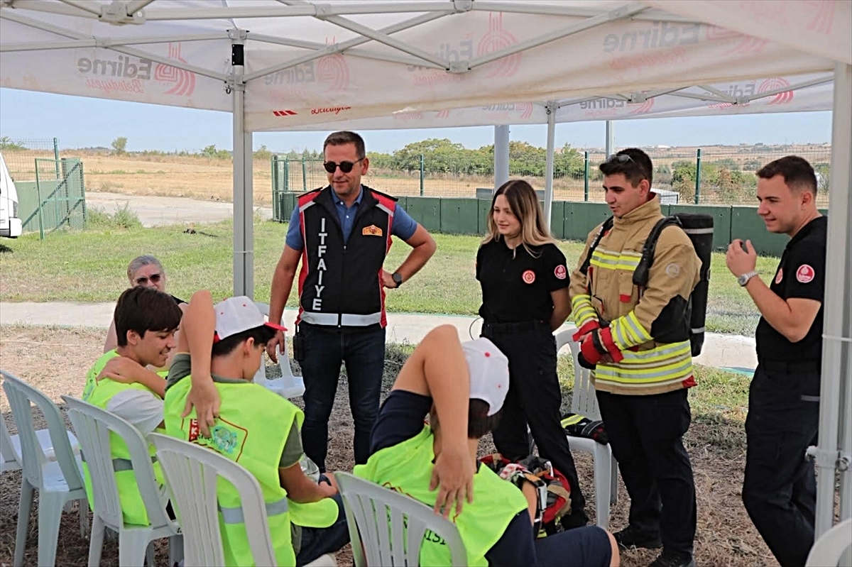 Edirne’de çocuklara temel afet farkındalık eğitimi verildi