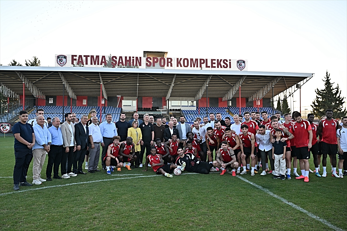Gaziantep Valisi Çeber ile Başkan Şahin'den Gaziantep FK'ye moral ziyareti