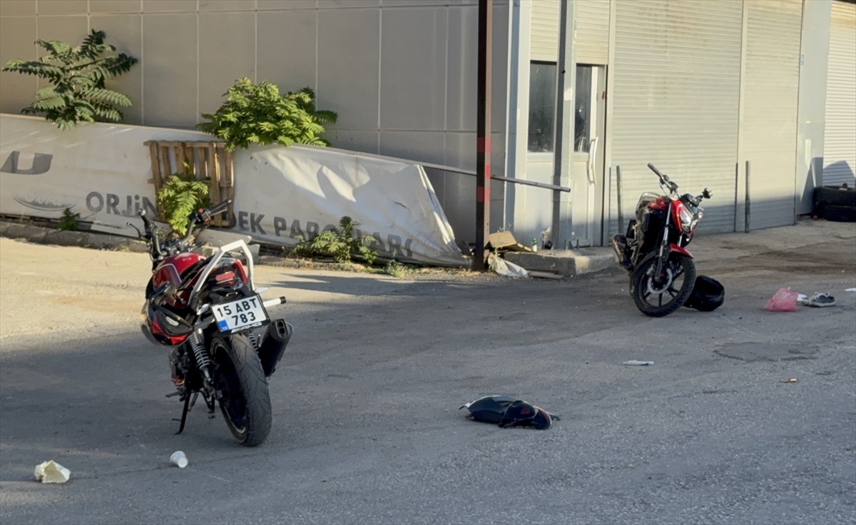 Karaman’da iki motosiklet çarpıştı, 3 kişi yaralandı