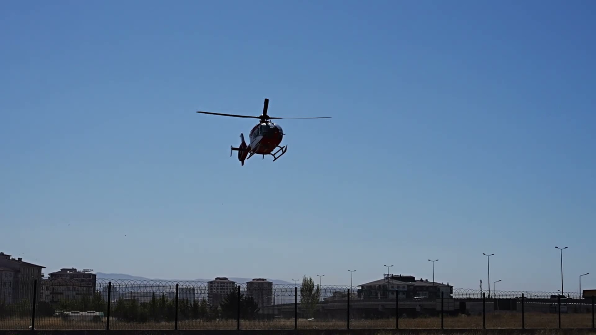 Kırıkkale’de sağlık durumları ağırlaşan iki çocuk, hava ambulansıyla Ankara’ya sevk edildi