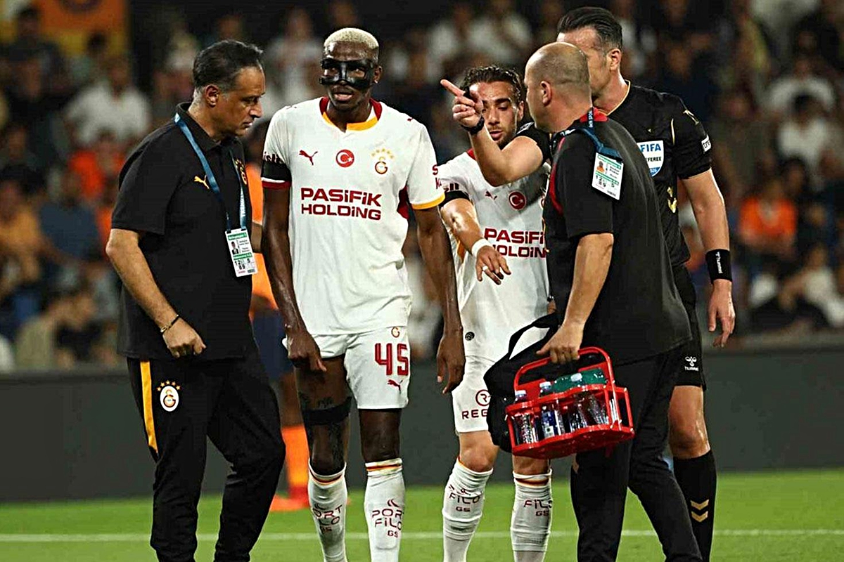 Osimhen'den haber var! Kritik maçta sahada