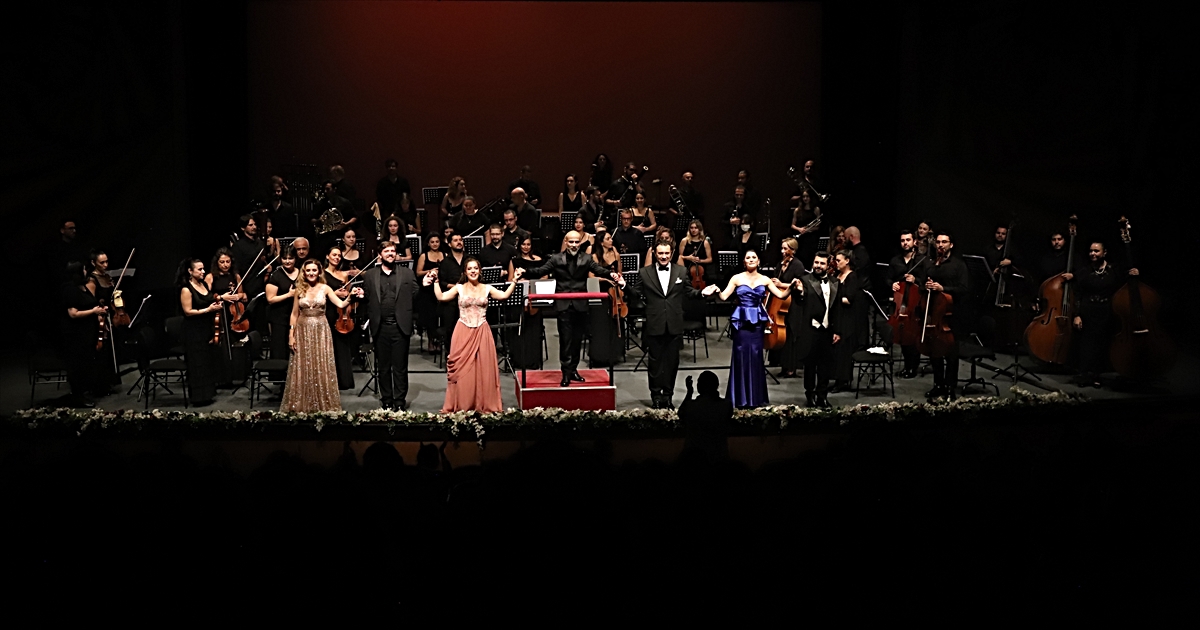 Samsun Devlet Opera ve Balesi 'Gala Konseri'ni sanatseverlerle buluşturdu