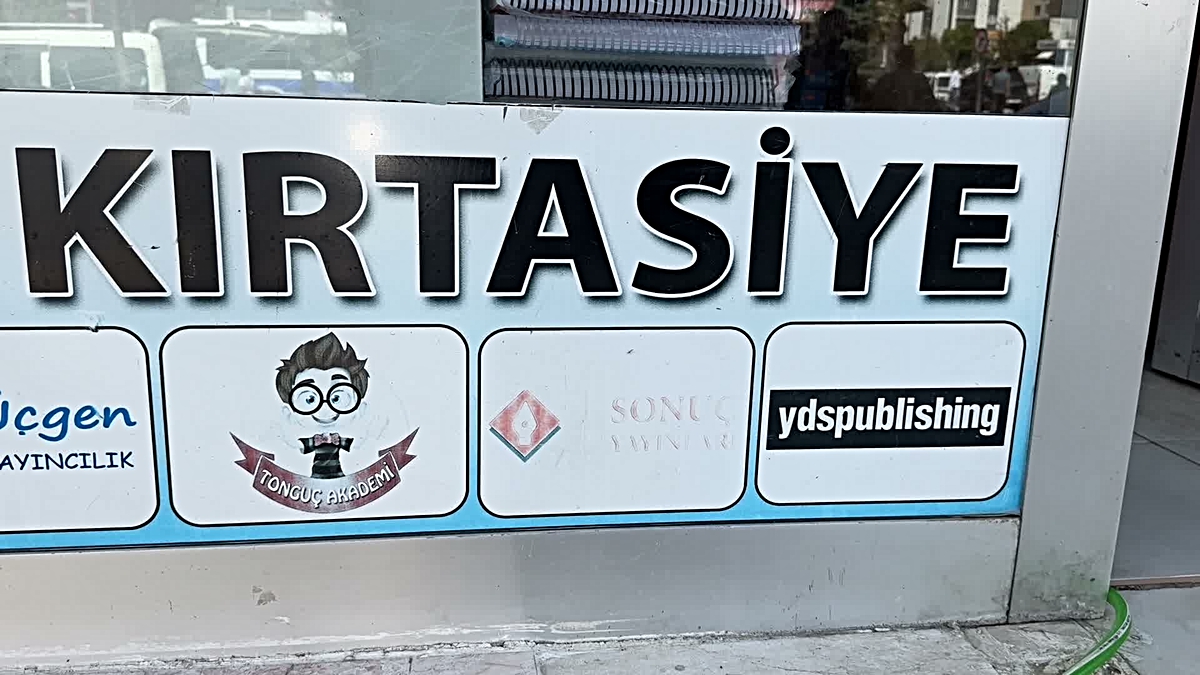 Yüksekova’da kırtasiye esnafından zincir market tepkisi: “Esnaf neredeyse saf dışı ediliyor”