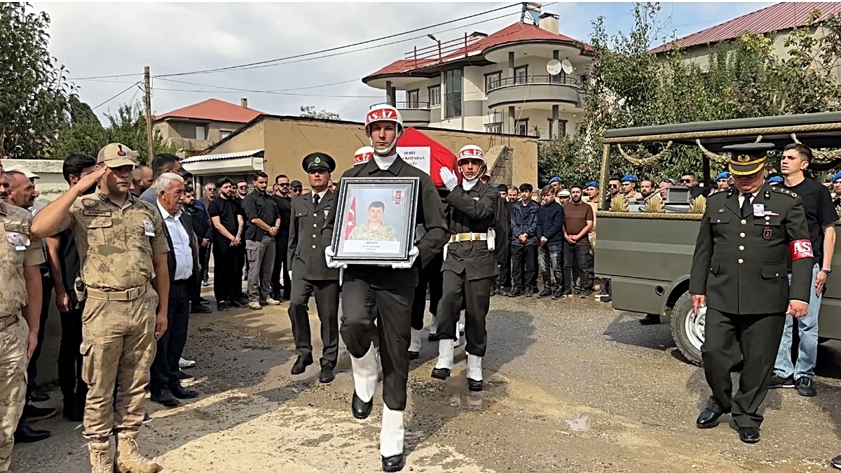 Yüksekova’nın şehidi gözyaşları arasında toprağa verildi