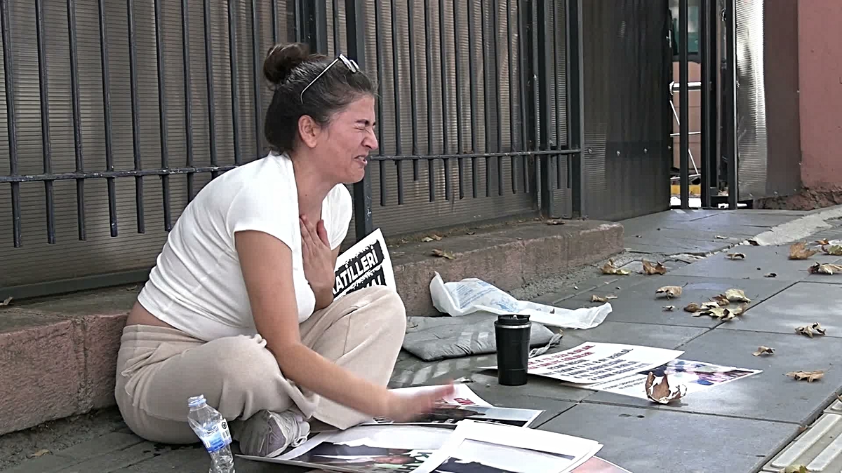 Adalet Bakanlığı önünde Ezgi Apartmanı kararı protestosu 3. gününde