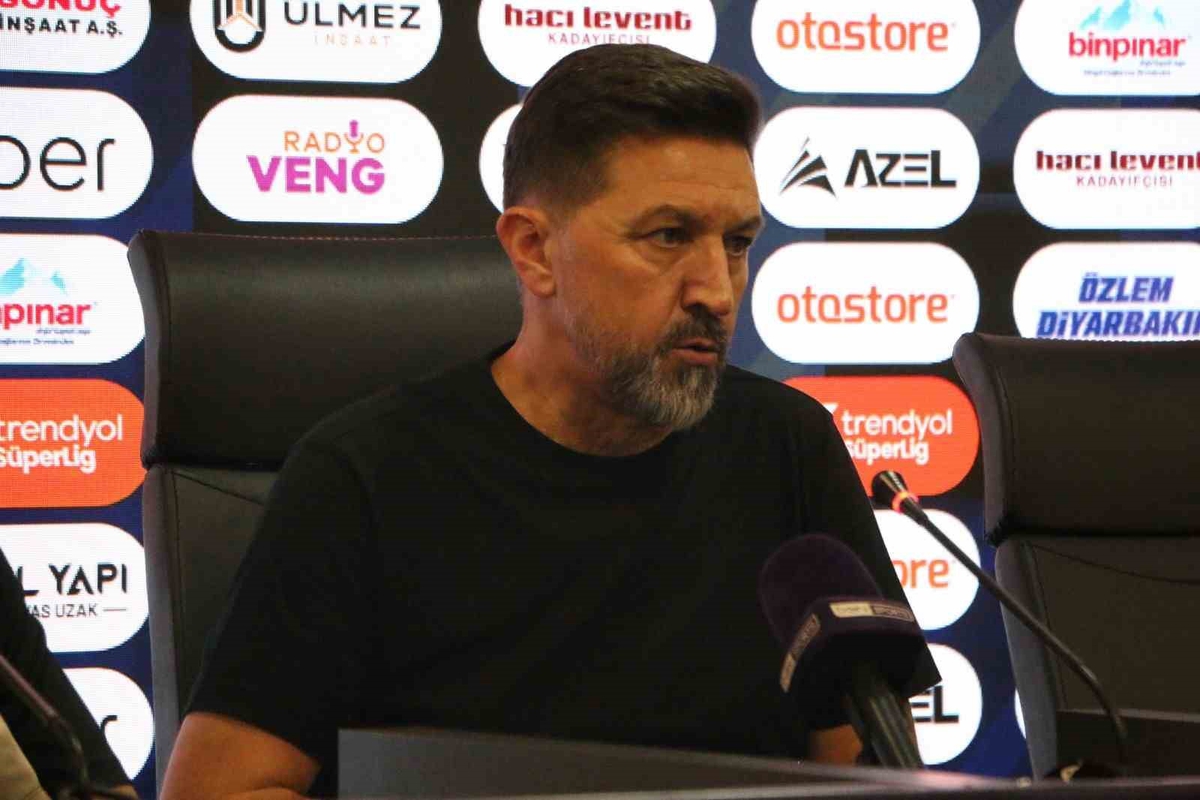 Besnik Hasi: 'Ayaklarımızın yere basması gerekiyor'