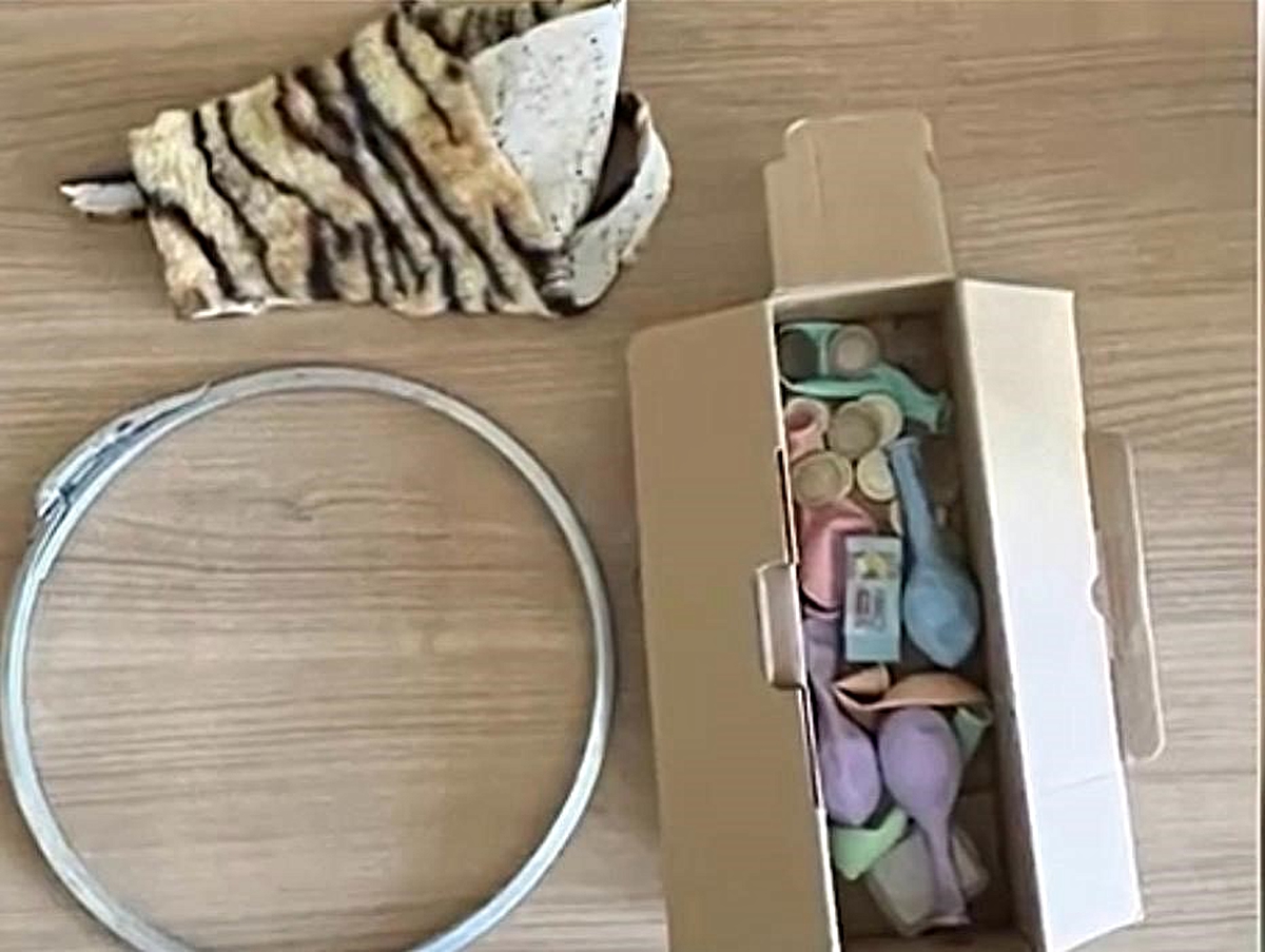 Çekirdek satan çocuğun tezgahındaki para ve eşyalarını çalan 3 kişi yakalandı