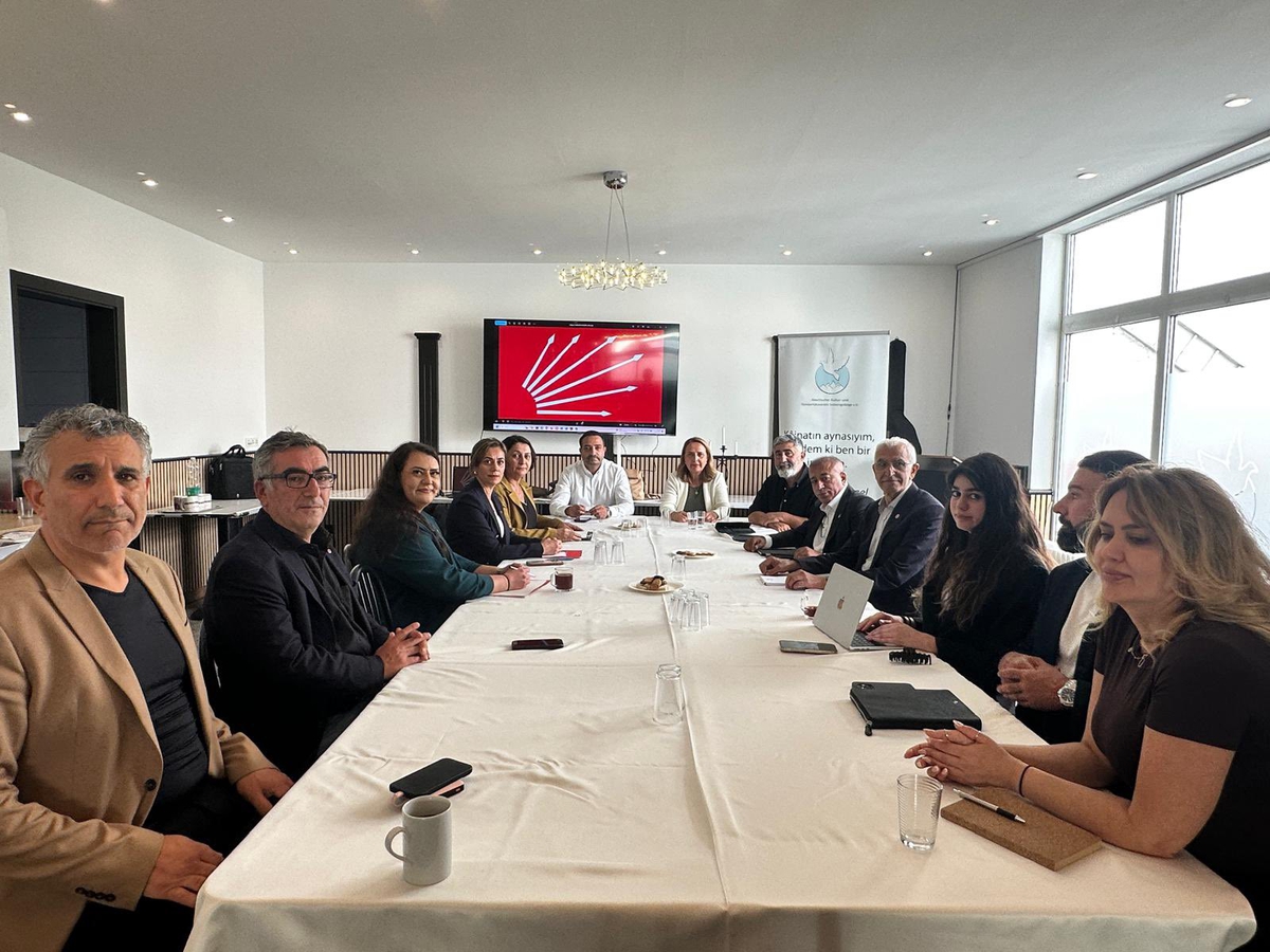 CHP heyeti Köln’de parti örgütüyle bir araya geldi