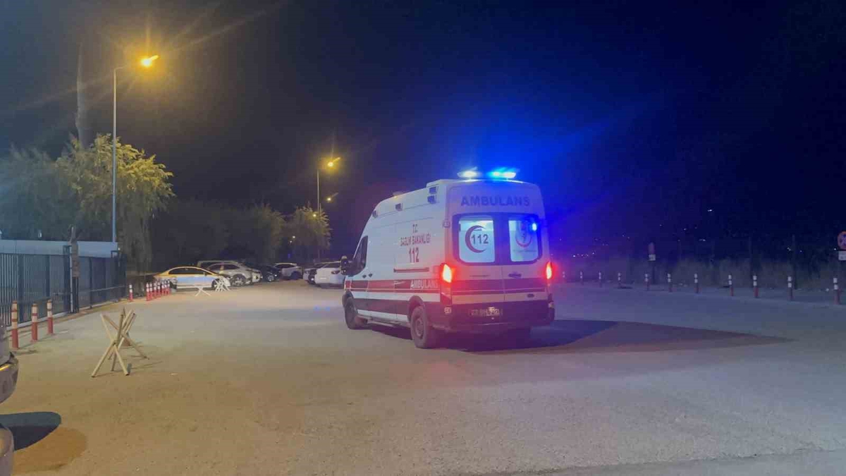 Elazığ T Tipi Cezaevi'nde yangın: 17 mahkum dumandan etkilenerek hastaneye kaldırıldı
