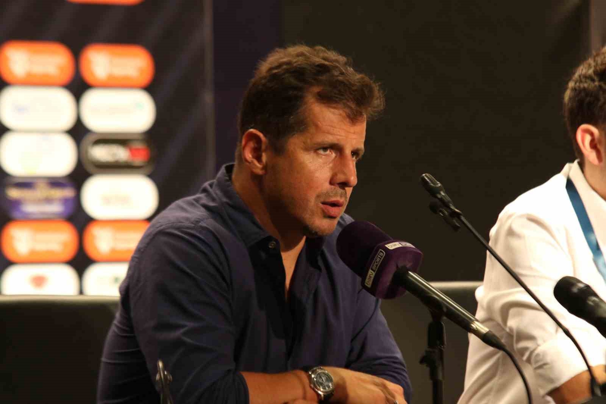 Emre Belözoğlu: 'Futbol, anları çok doğru oynamanız gereken bir oyun'
