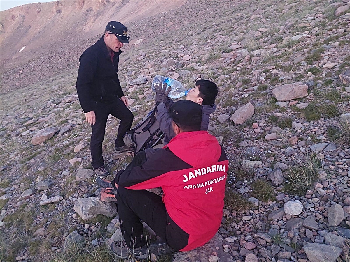Erciyes Dağı'nda mahsur kalan turist kurtarıldı